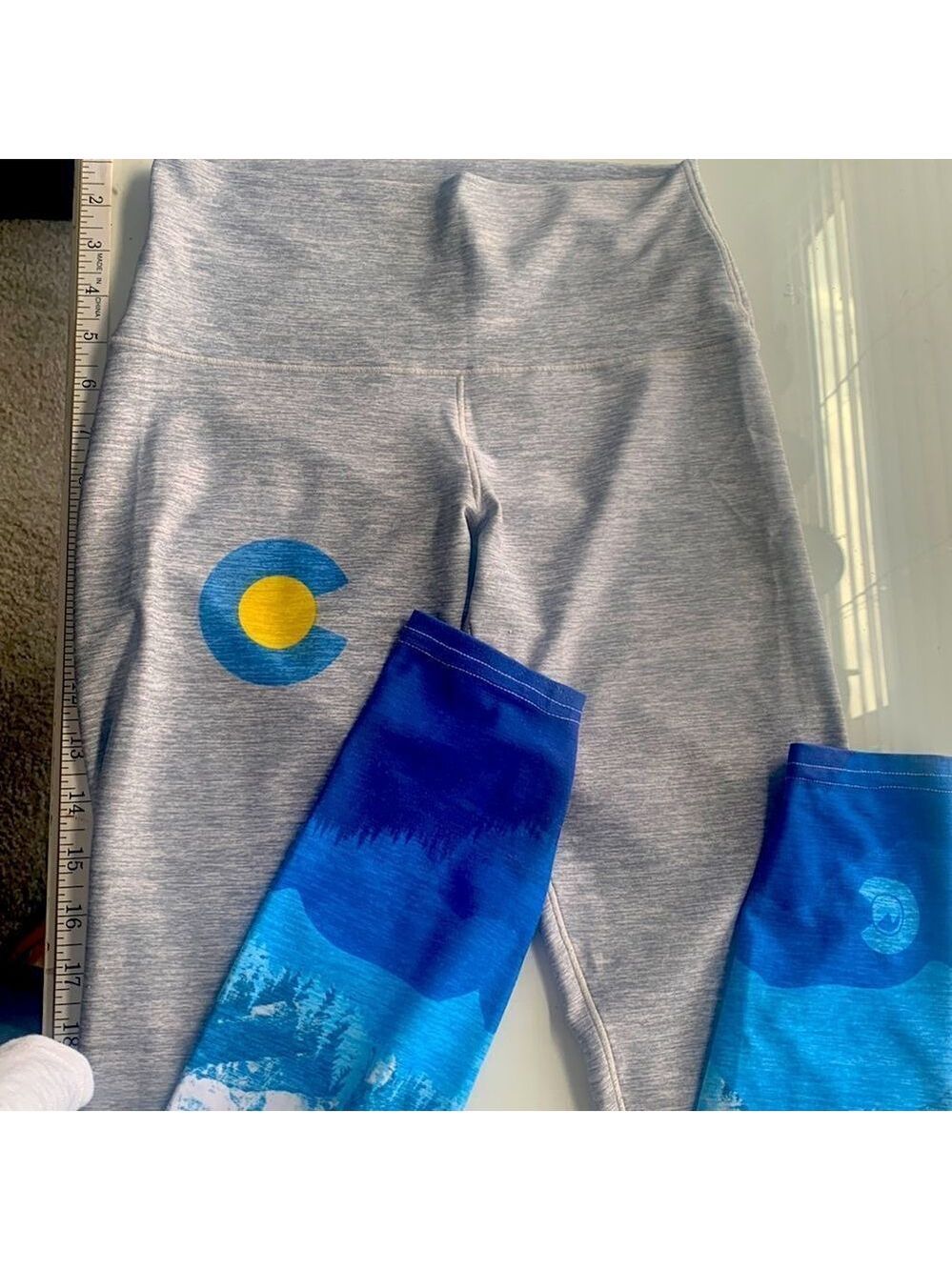 Colorado Threads Live Free leggings